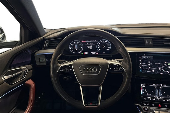 Audi e-tron 11 of 25
