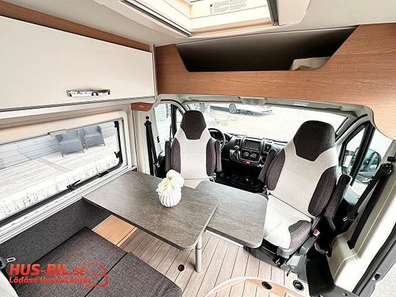 Weinsberg CaraBus R47 / Solpanel / Litium 2 of 5