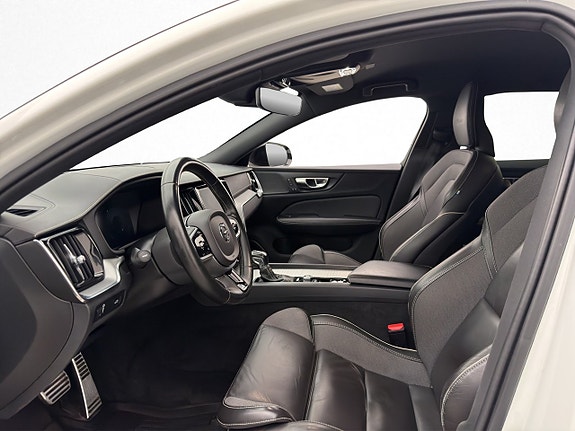 Volvo V60 13 of 30