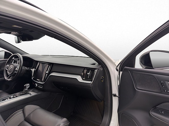 Volvo V60 28 of 30