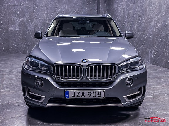 BMW X5 2 of 5