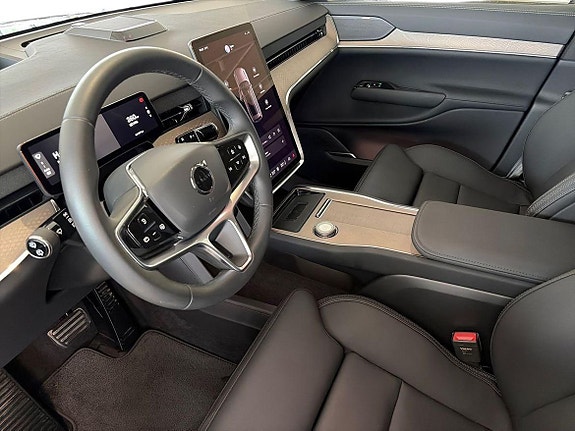 Volvo EX90 9 of 21