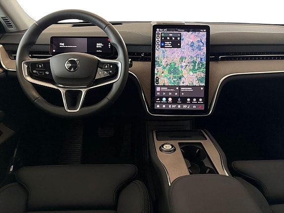 Volvo EX90 13 of 21