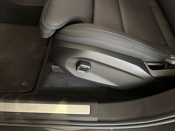 Volvo EX90 11 of 21