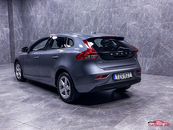 Volvo V40 9 of 25