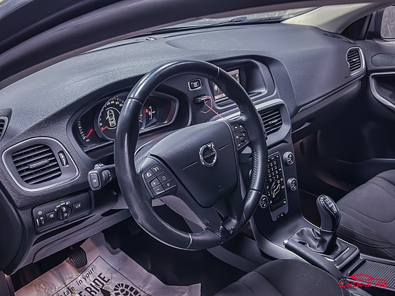 Volvo V40 15 of 25
