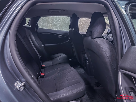 Volvo V40 16 of 25