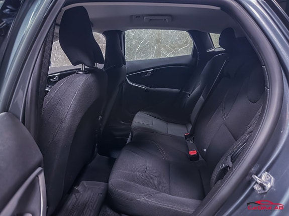 Volvo V40 17 of 25