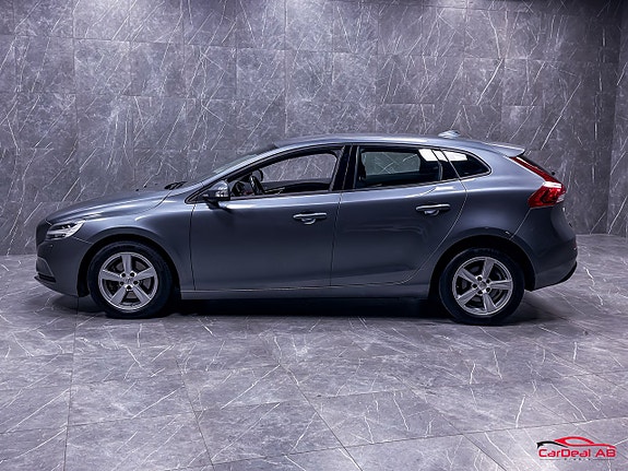 Volvo V40 7 of 25