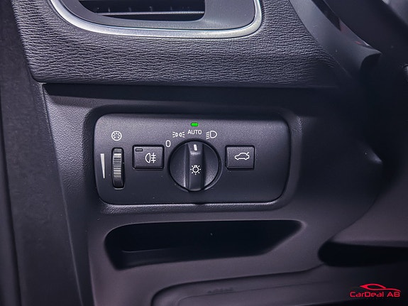 Volvo V40 18 of 25