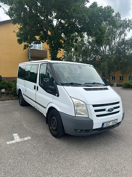 Ford Transit 2 of 5