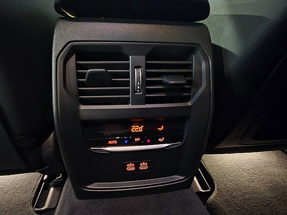 BMW i4 28 of 30