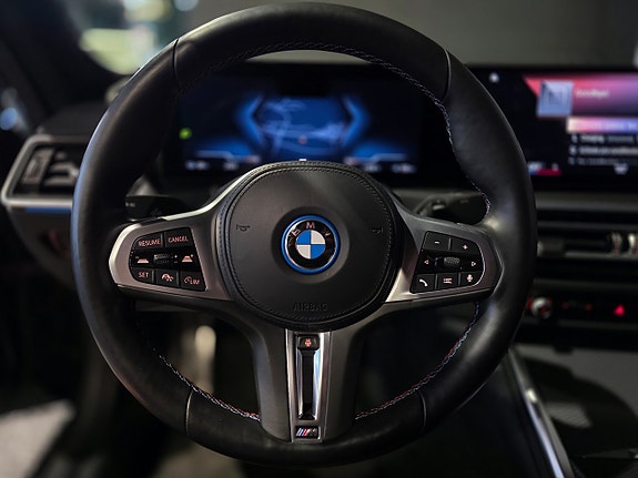 BMW i4 23 of 30