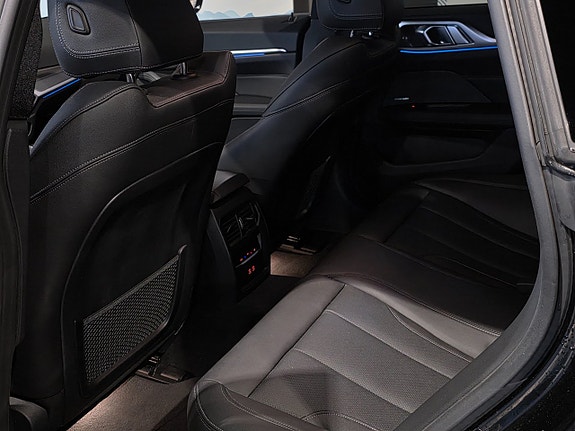 BMW i4 27 of 30