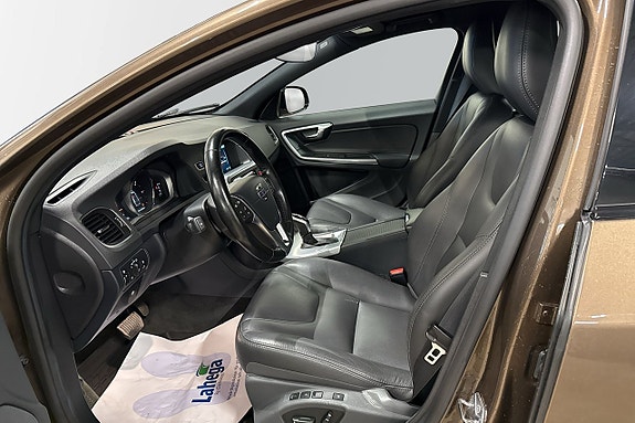 Volvo V60 Cross Country 5 of 5