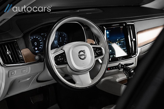 Volvo V90 15 of 30