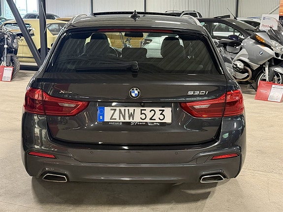 BMW 530i 4 of 5