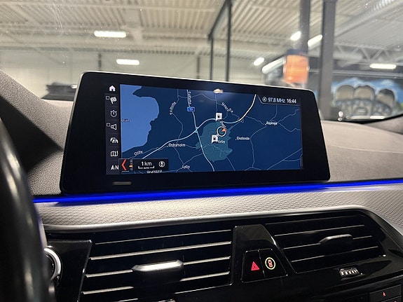 BMW 530i 11 of 13
