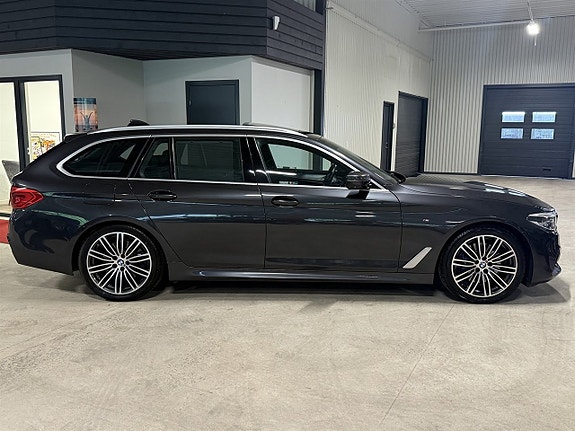BMW 530i 3 of 5
