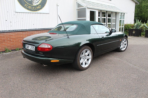 Jaguar XK 4 of 5