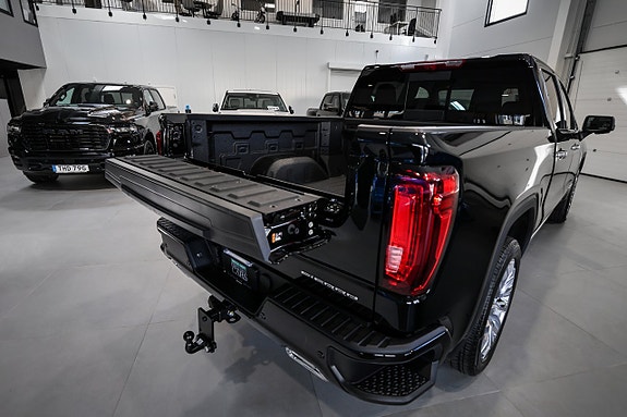 GMC Sierra 10 of 30