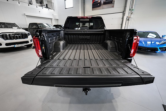 GMC Sierra 11 of 30