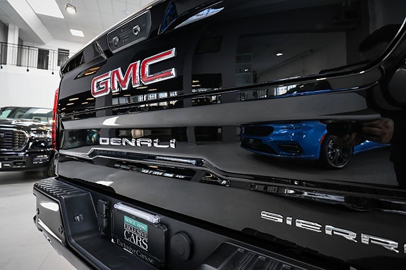 GMC Sierra 12 of 30