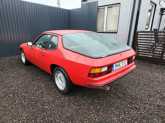 Porsche 924 3 of 7