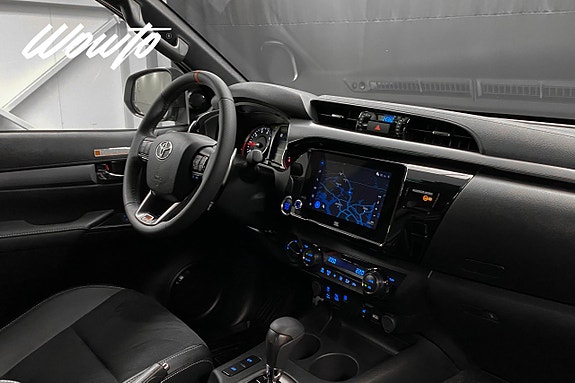 Toyota HiLux 14 of 25