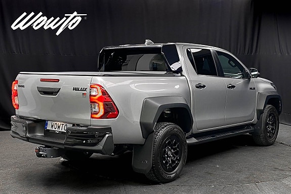 Toyota HiLux 4 of 25