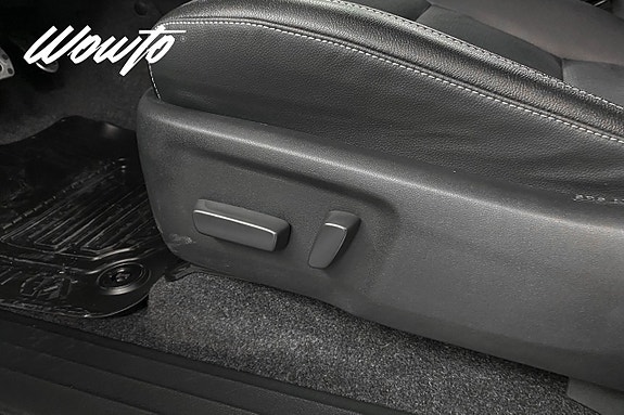 Toyota HiLux 10 of 25