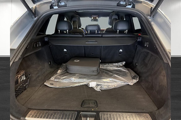 Mercedes-Benz EQE SUV 23 of 25