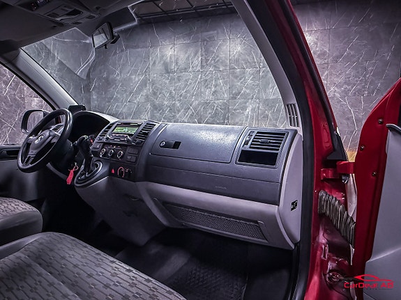 Volkswagen Transporter 13 of 25