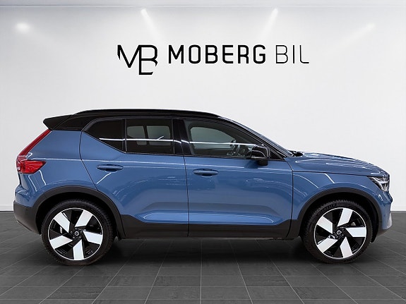 Volvo XC40 4 of 5