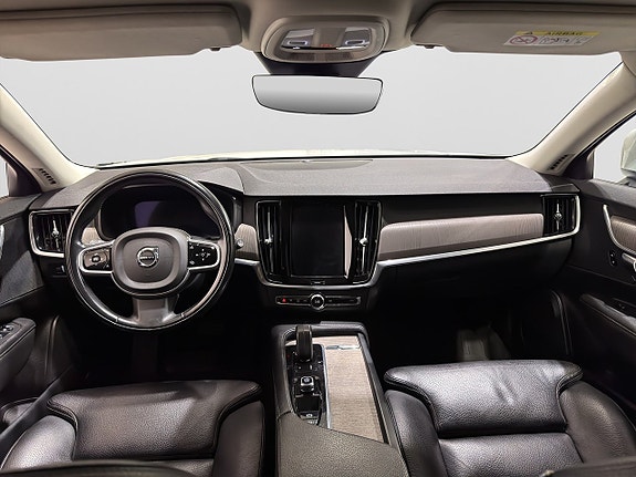 Volvo V90 Cross Country 12 of 22