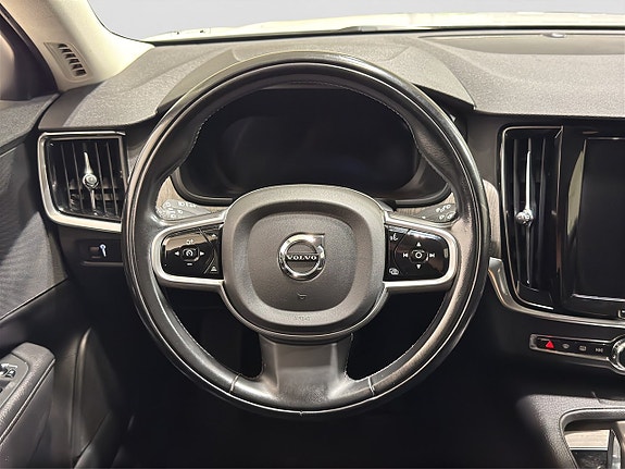 Volvo V90 Cross Country 13 of 22