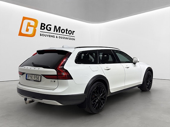 Volvo V90 Cross Country 4 of 22