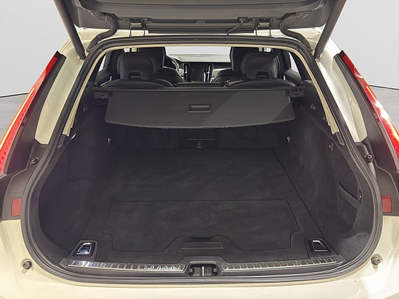 Volvo V90 Cross Country 11 of 22