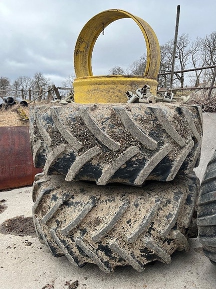 John Deere 7230 R 6 of 6