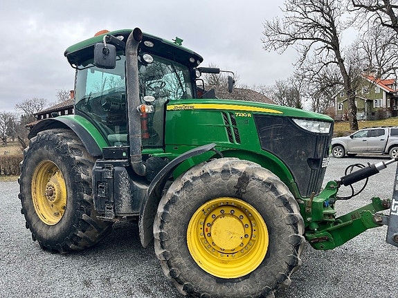 John Deere 7230 R 2 of 6