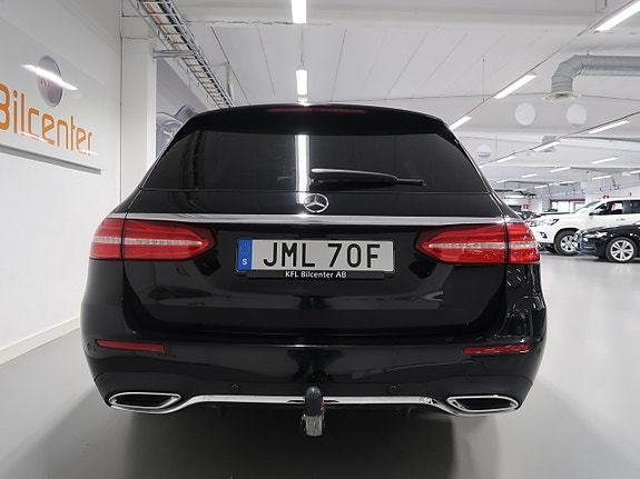 Mercedes-Benz E300 de 7 of 30
