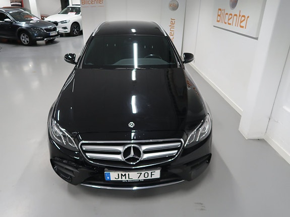 Mercedes-Benz E300 de 11 of 30