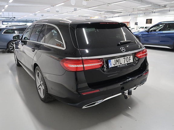 Mercedes-Benz E300 de 8 of 30
