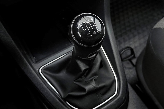 Volkswagen Caddy 22 of 25