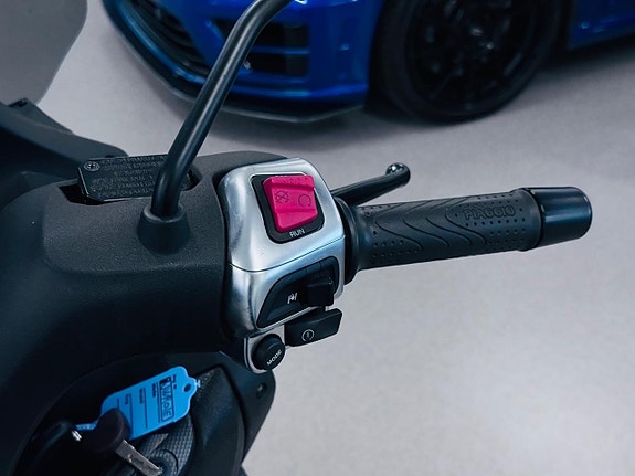 Piaggio MP3 400 HPE 8 of 11