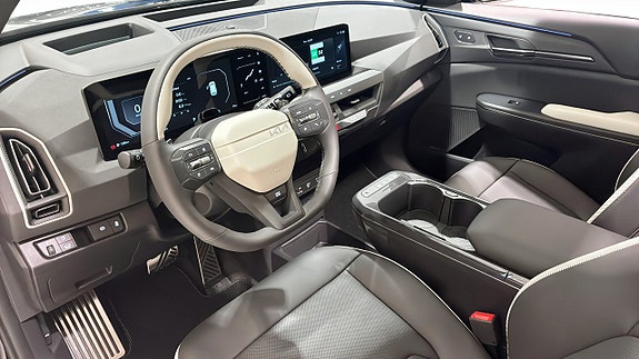 Kia EV5 12 of 23