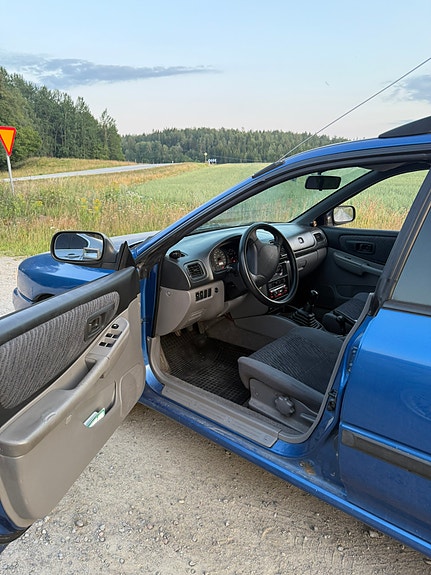 Subaru Impreza 4 of 4