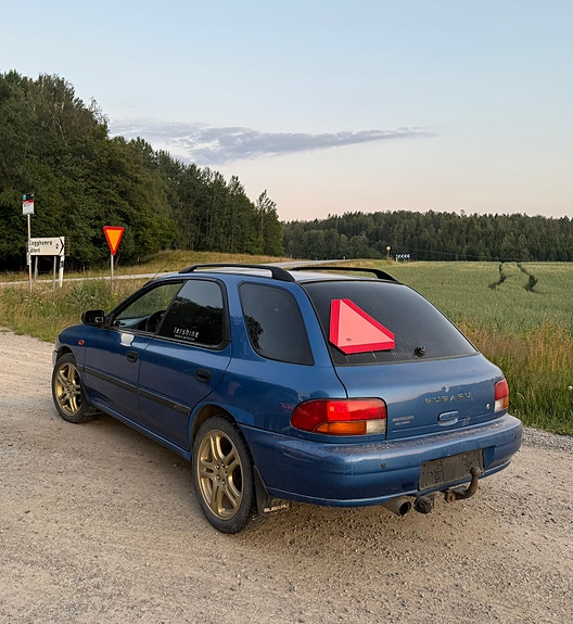 Subaru Impreza 3 of 4