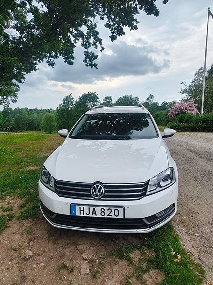 Volkswagen Passat 2 of 5