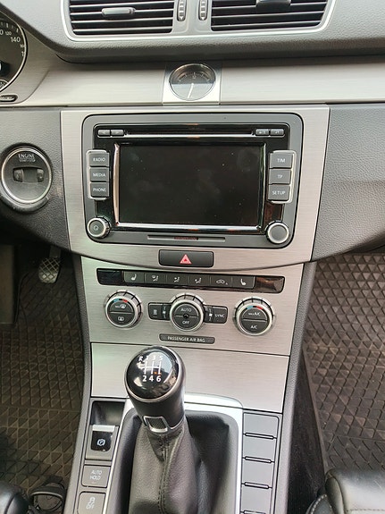 Volkswagen Passat 9 of 11